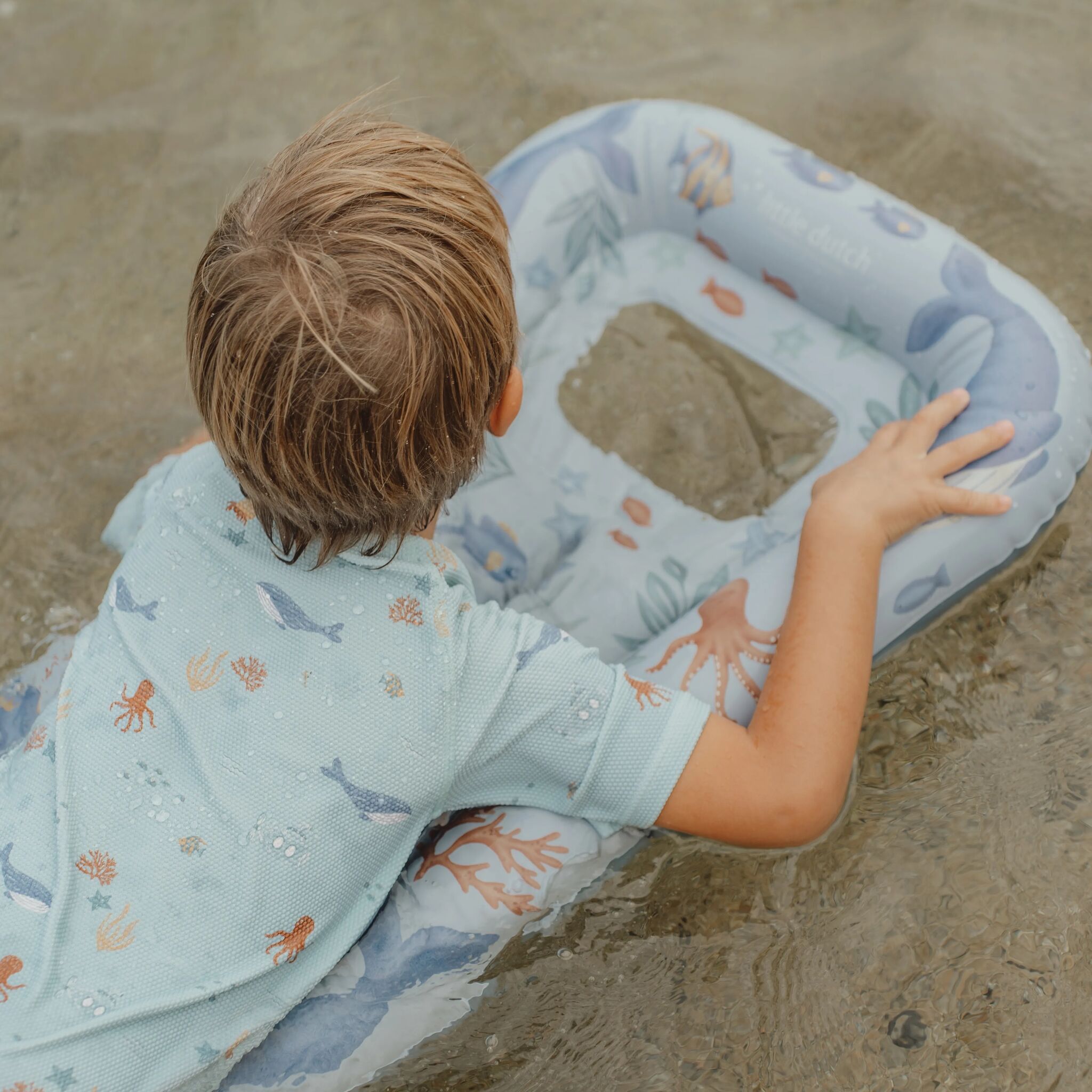 Luftmatratze mit Flosse Ocean World