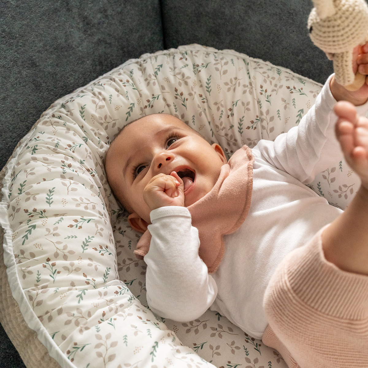 Babynest Floral Sand