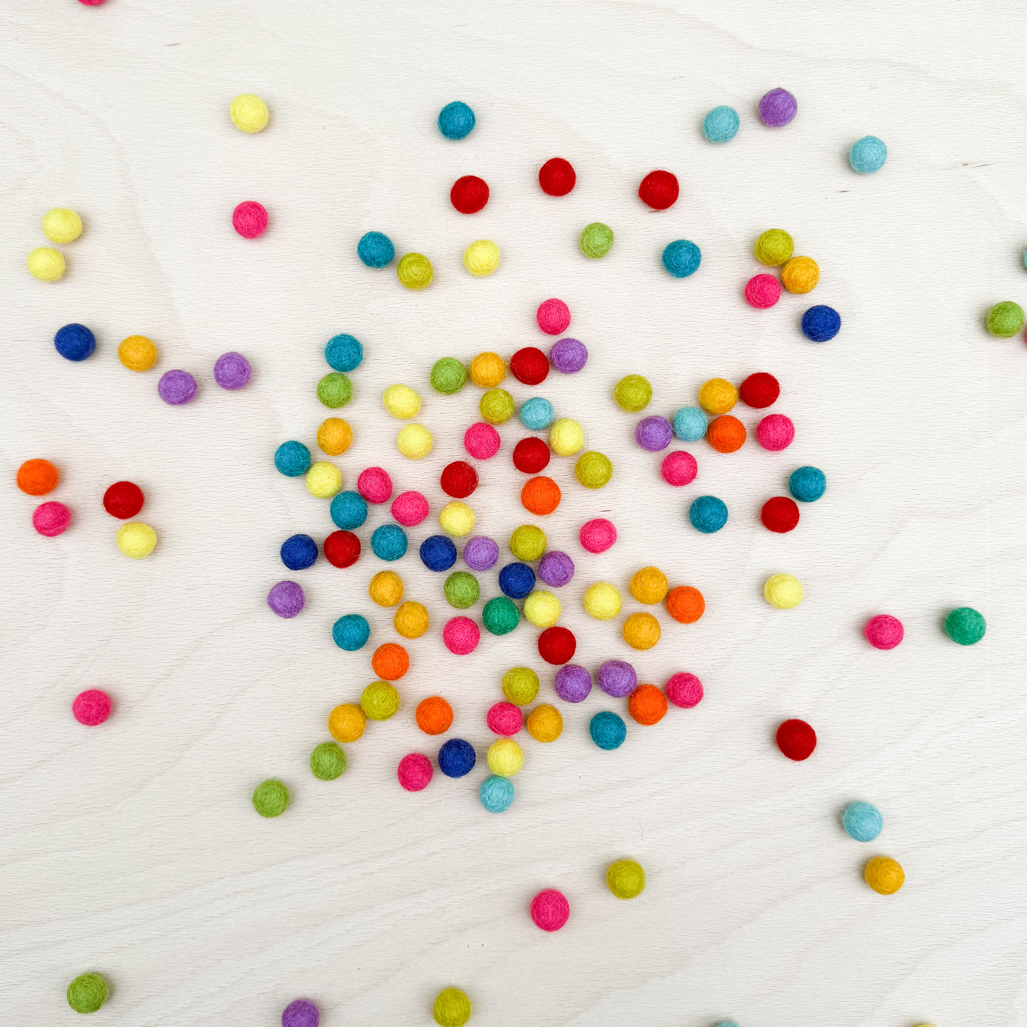 Filzkugeln Naturbunt