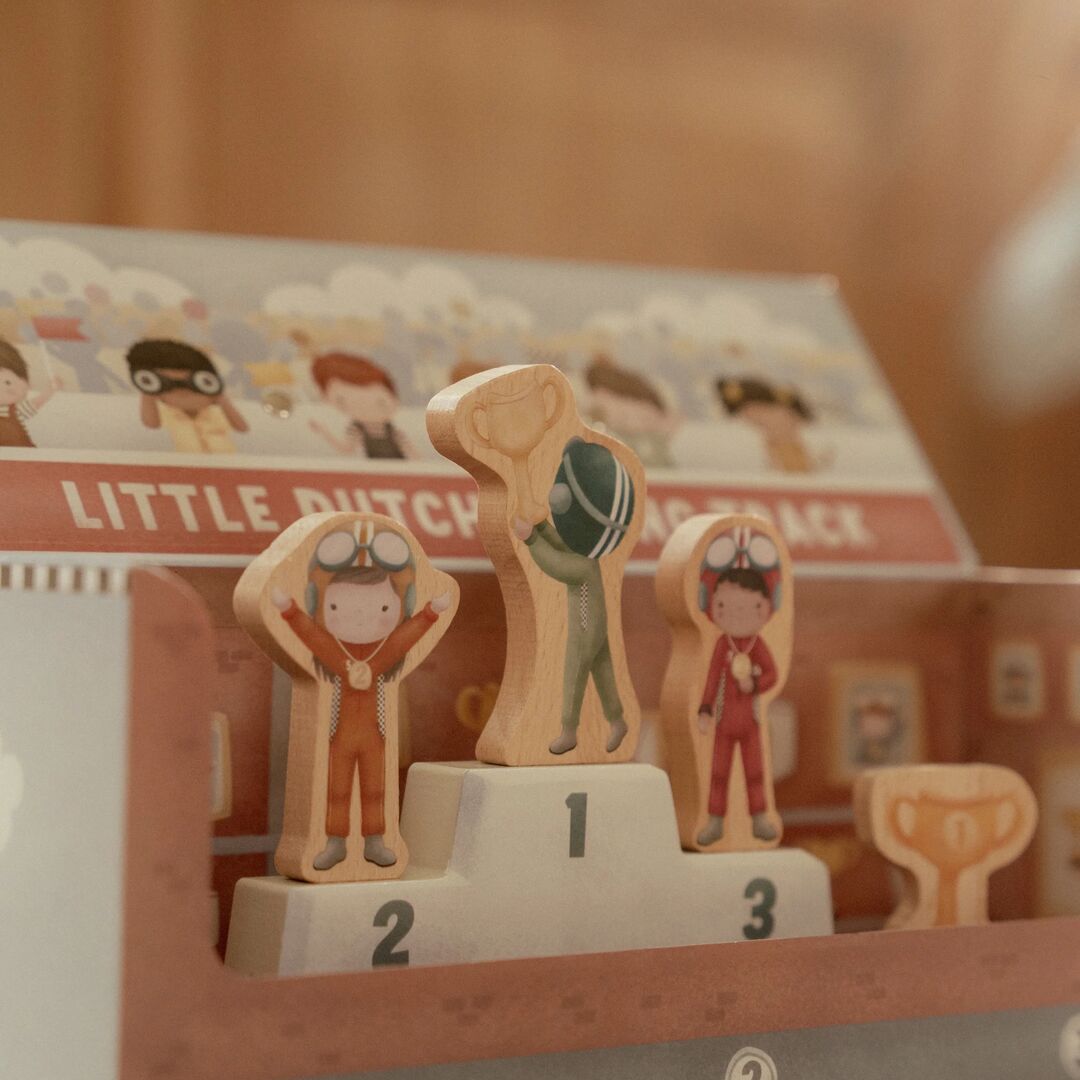 Holzrennbahn im Spielkoffer