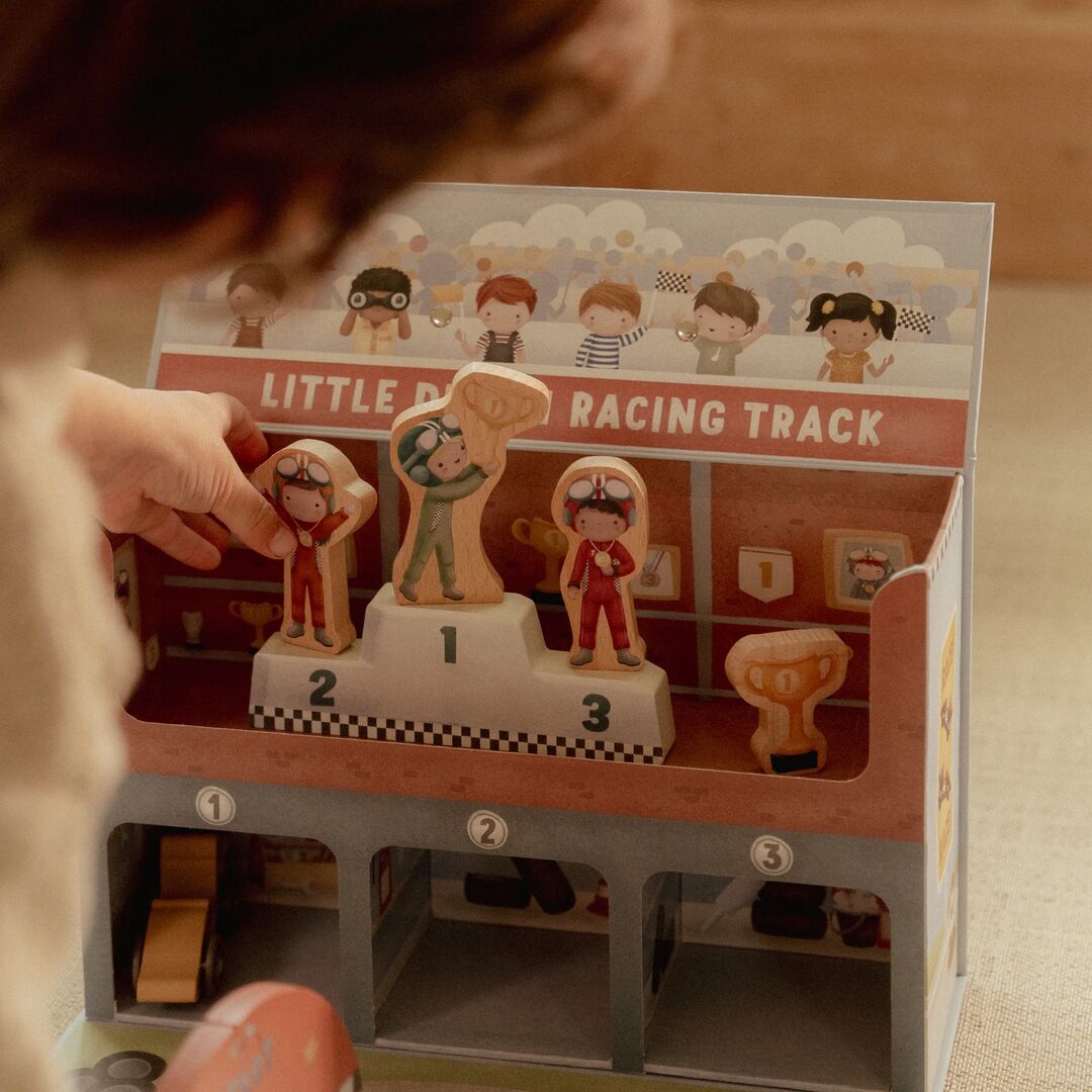 Holzrennbahn im Spielkoffer