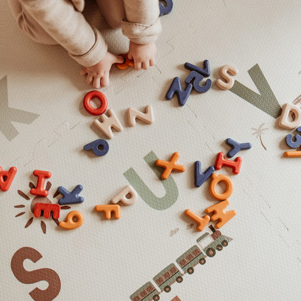 2 in 1 Spielmatte Alphabet/Terrazzo