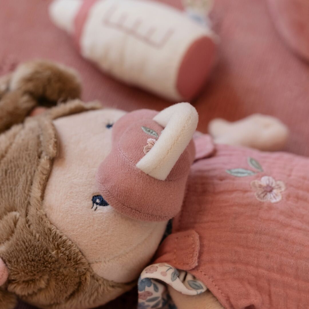 Babypuppe im Körbchen Rosa