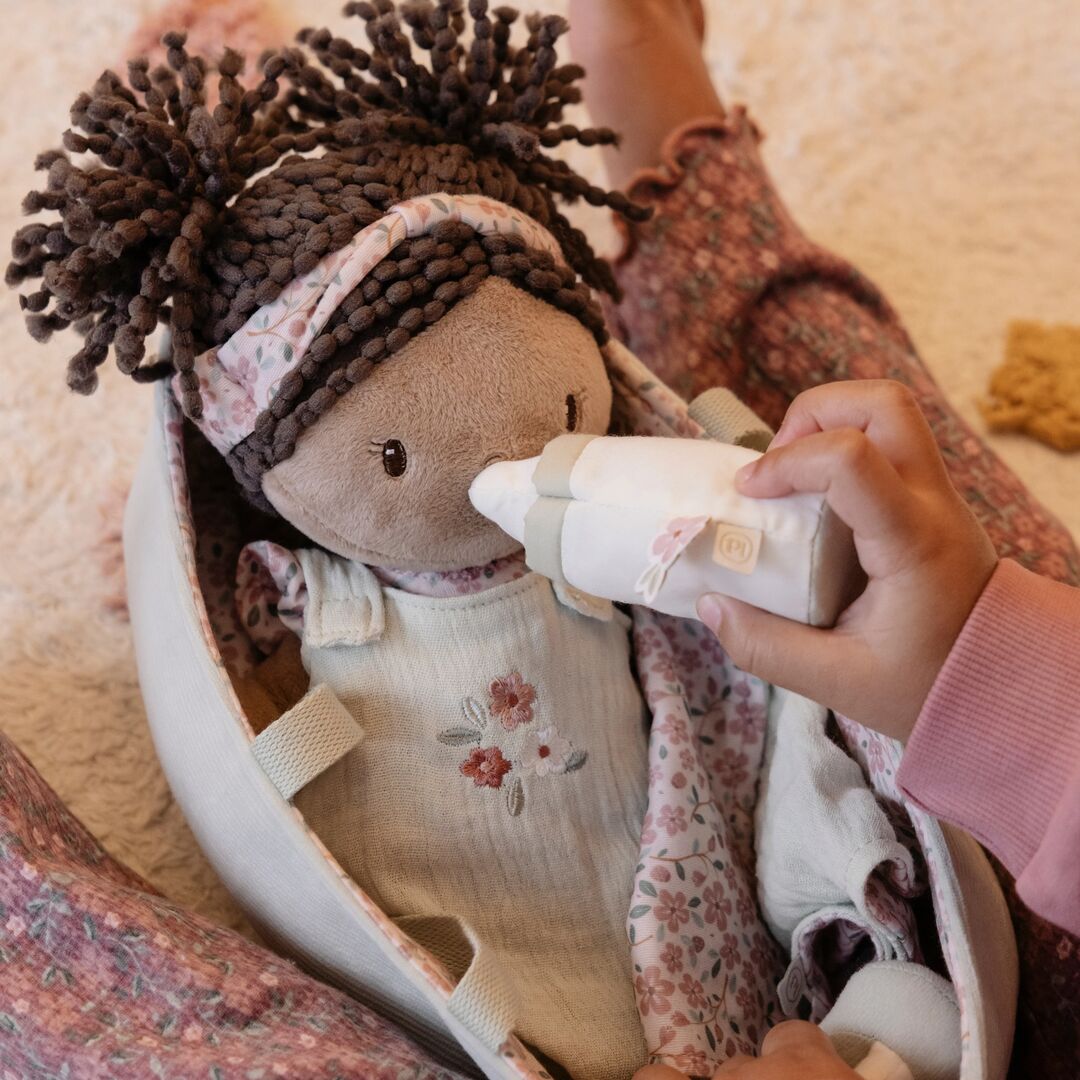 Babypuppe im Körbchen Evi