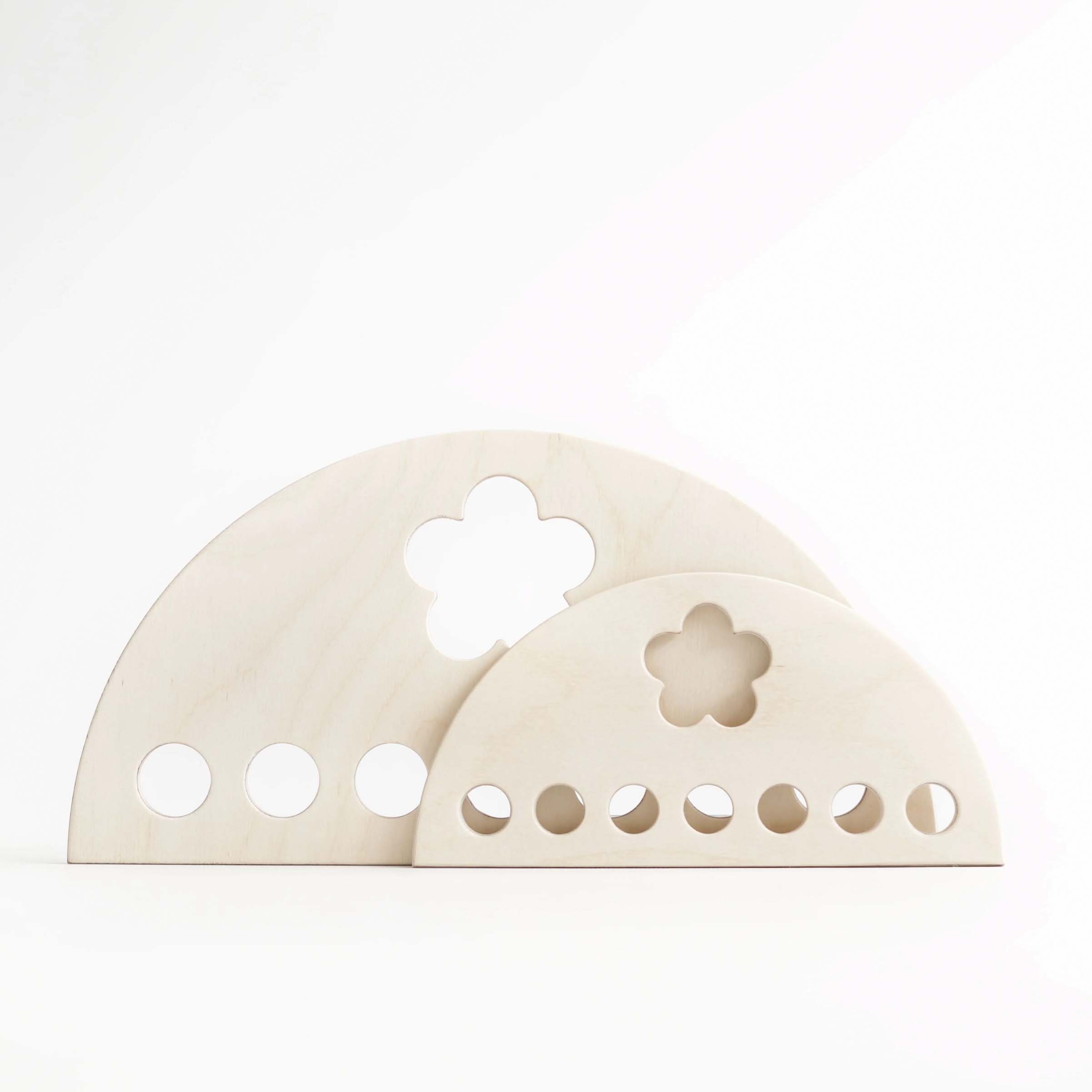 Holzdisplay „Blume“ für Spieltücher groß