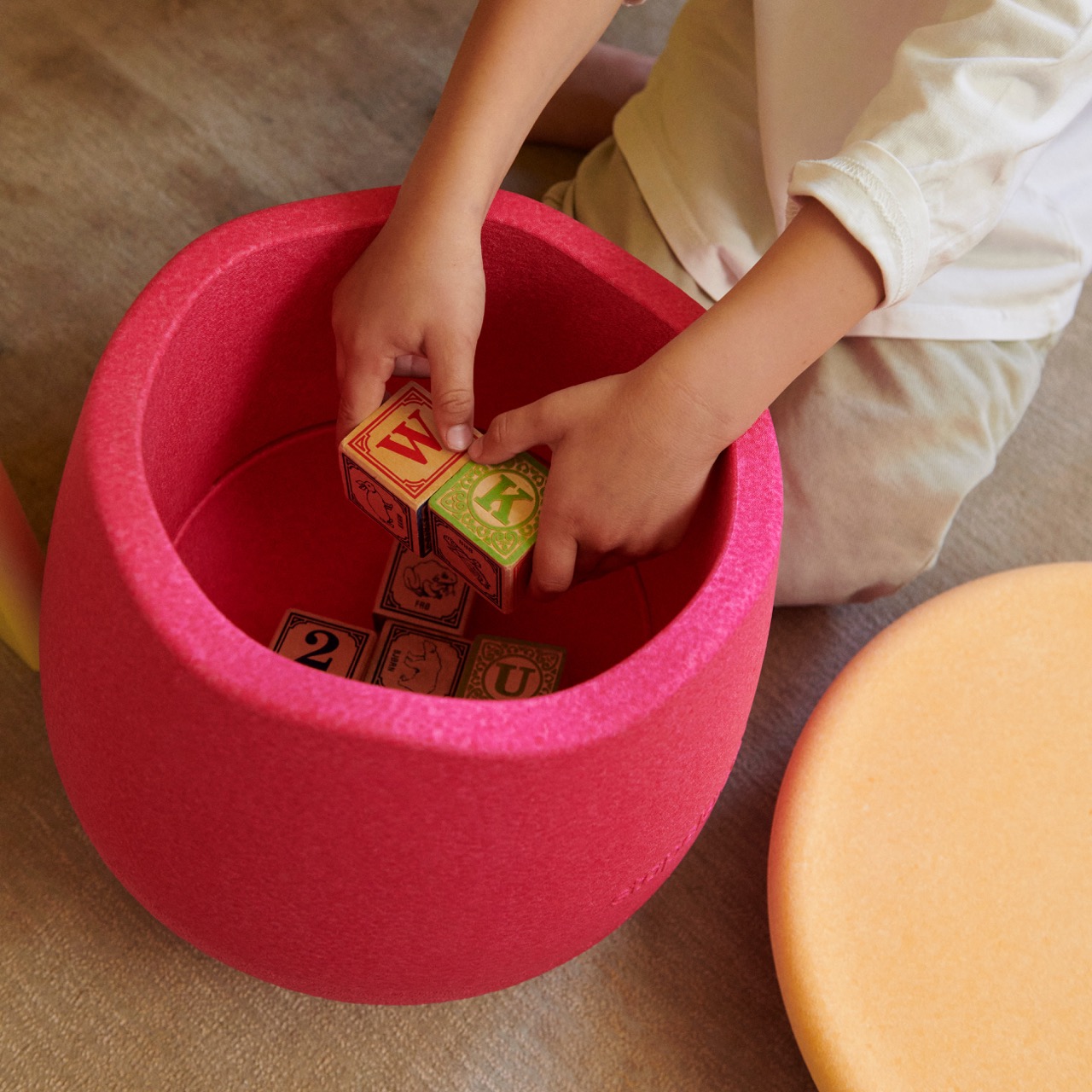 Base - Modularer Kinderhocker Pink