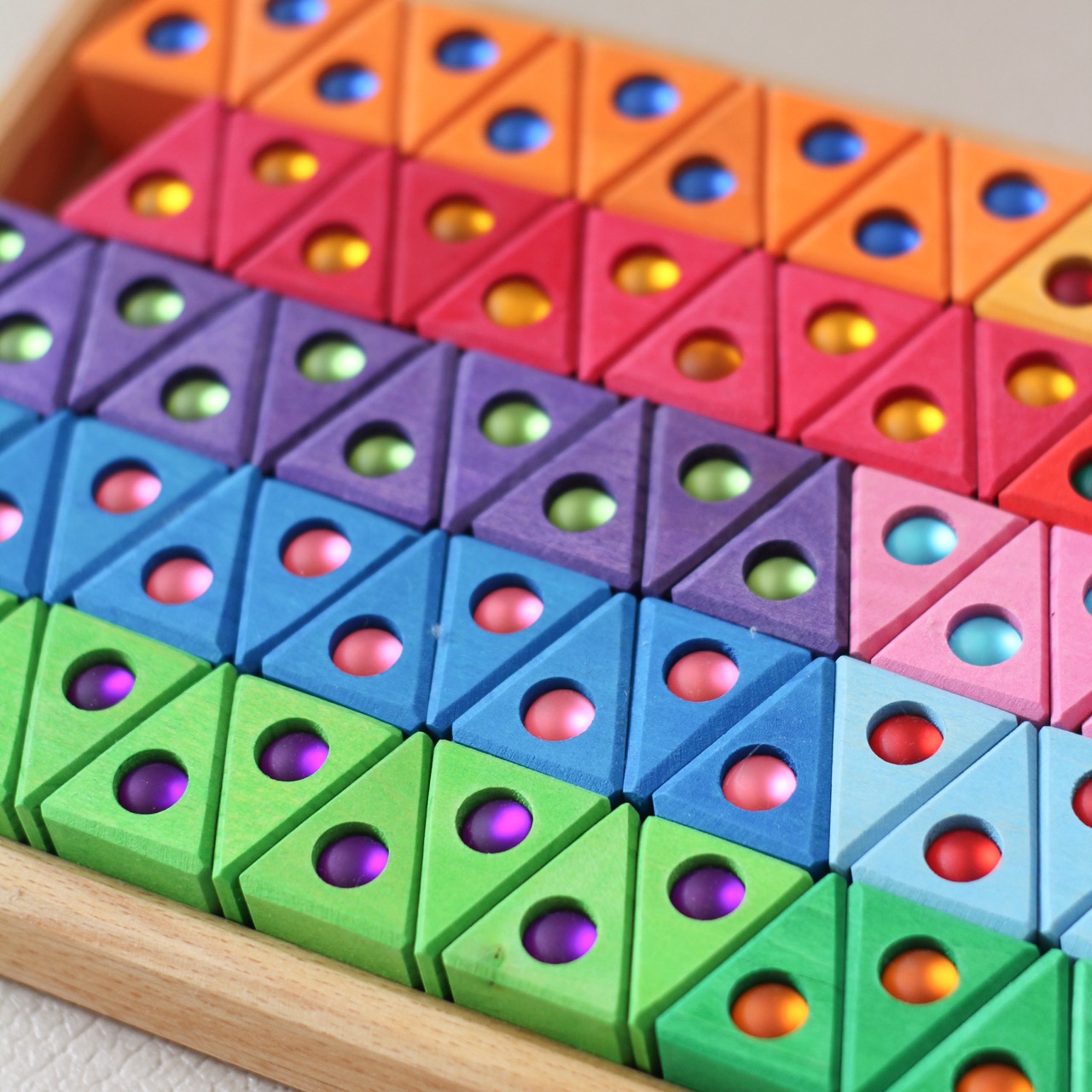 100 Dreiecke mit Glitzersteinen