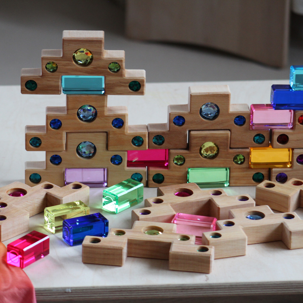 Farbtreppen mit Lichtbauquadern