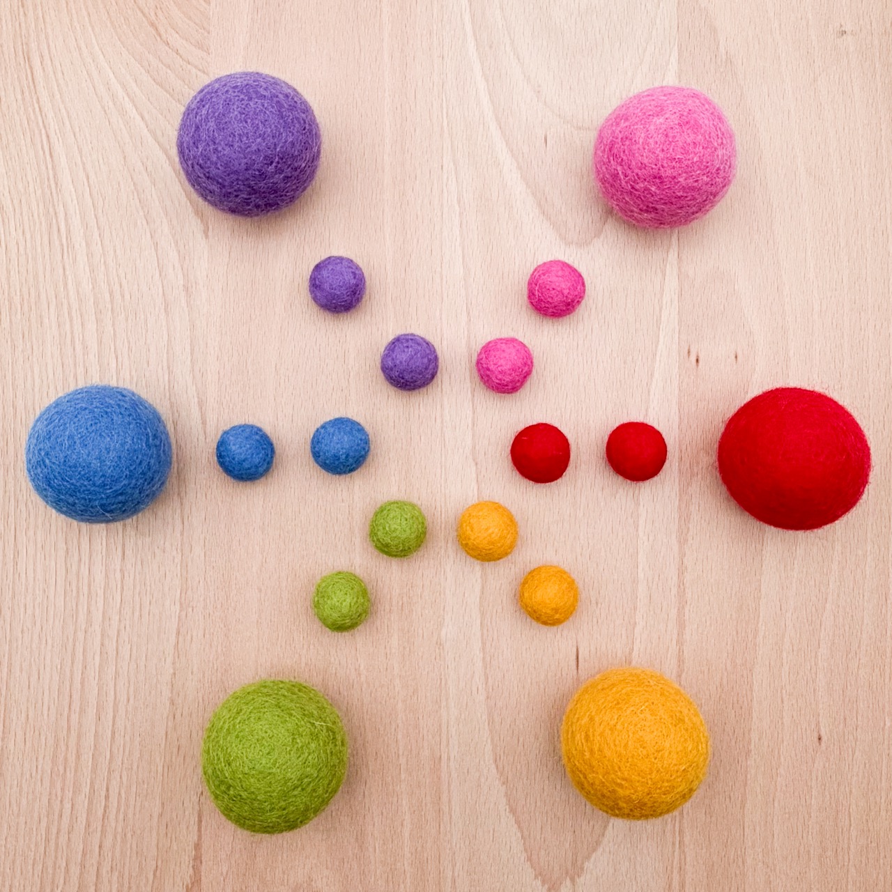 Filzkugeln Regenbogen Klein Einzelstück