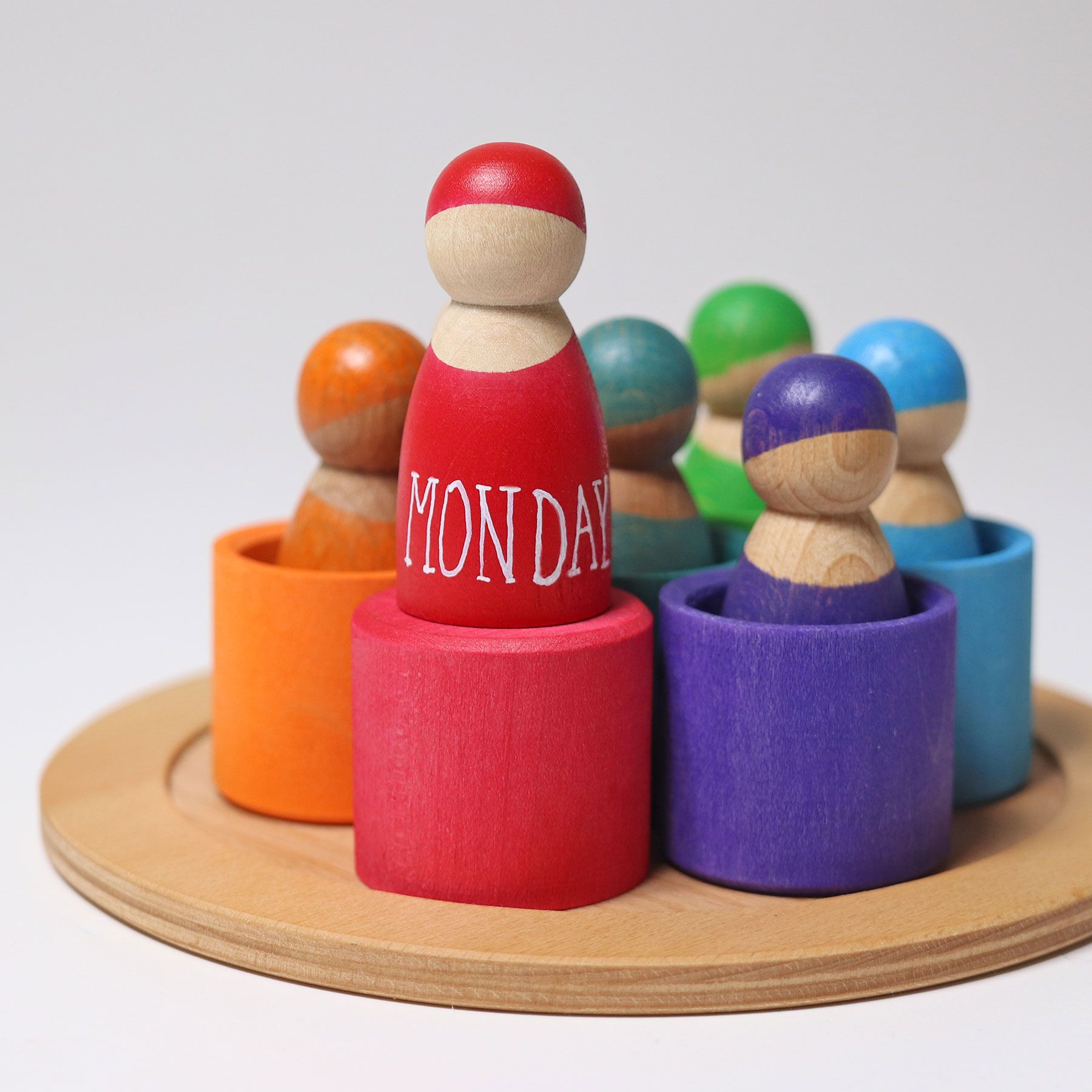 Sieben Freunde in Holzschälchen Sieben Freunde in Holzschälchen