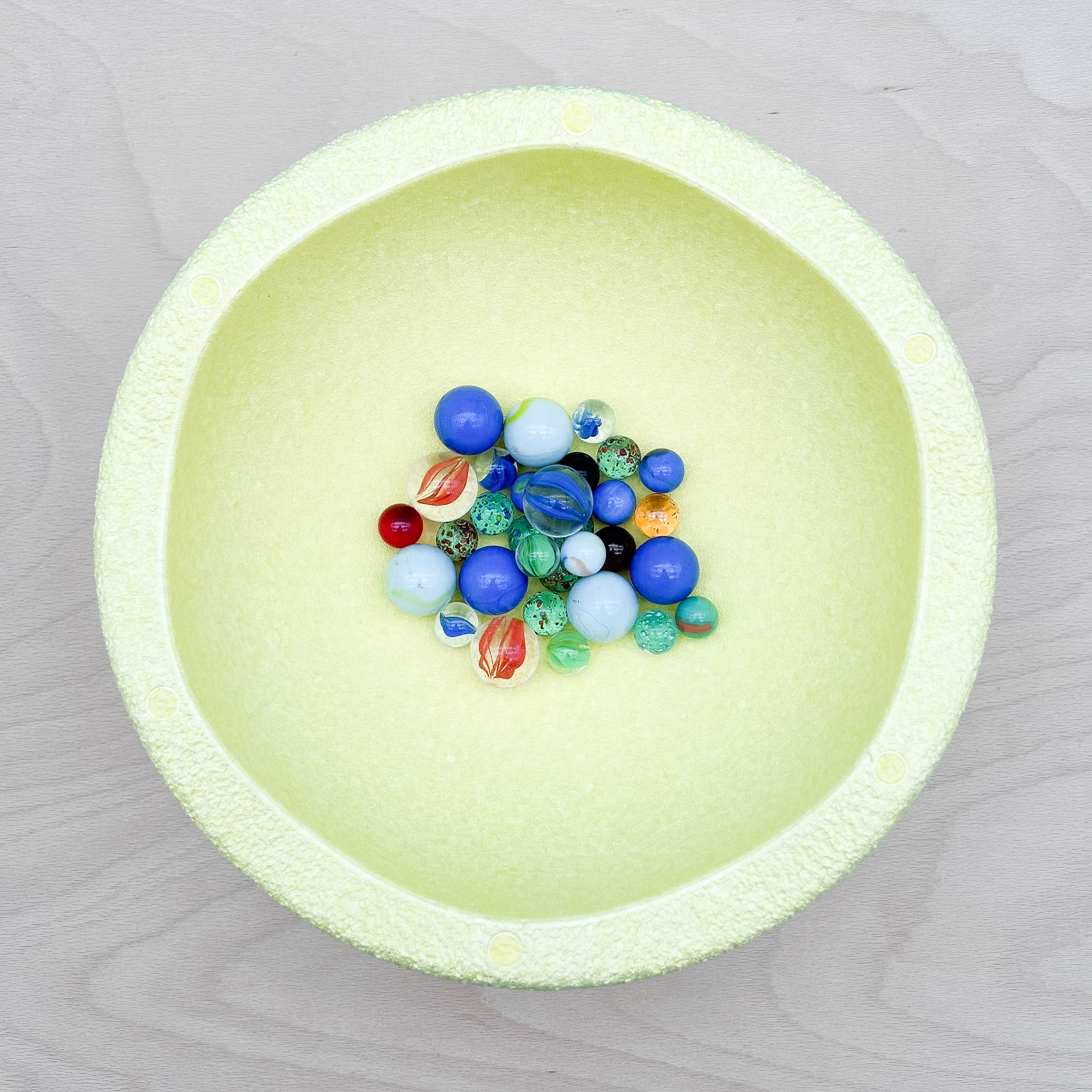 Murmeltellerspiel mit 31 Murmeln