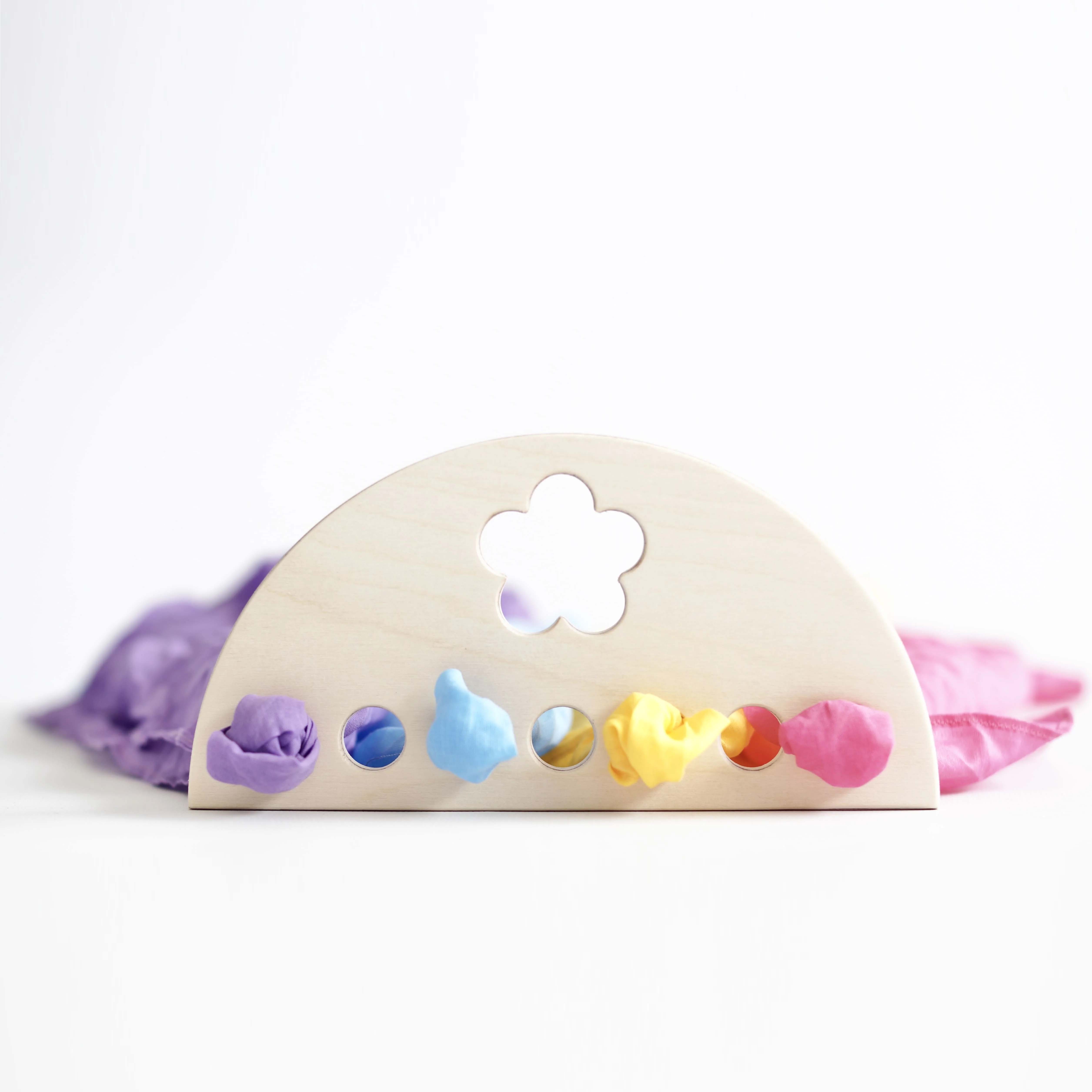 Holzdisplay „Blume“ für Spieltücher groß