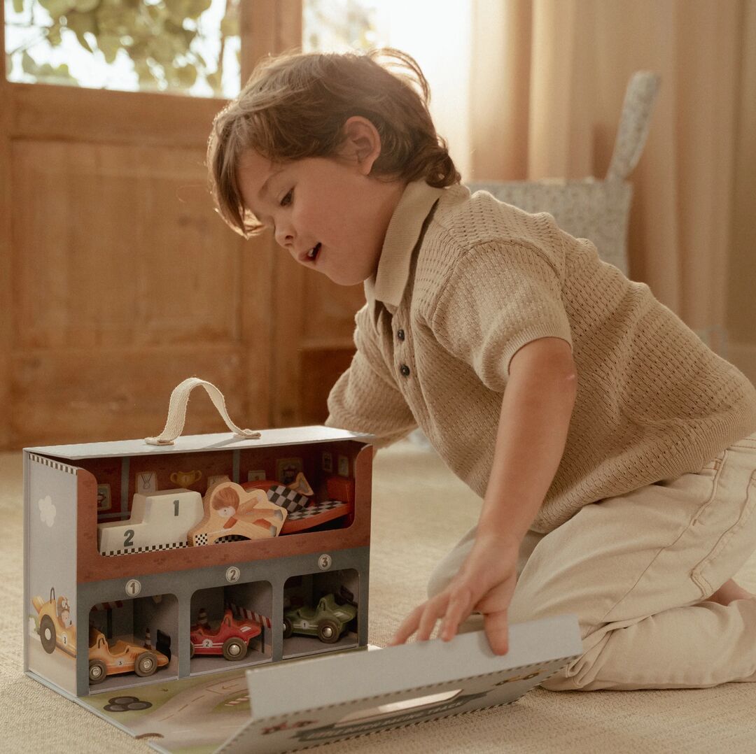 Holzrennbahn im Spielkoffer