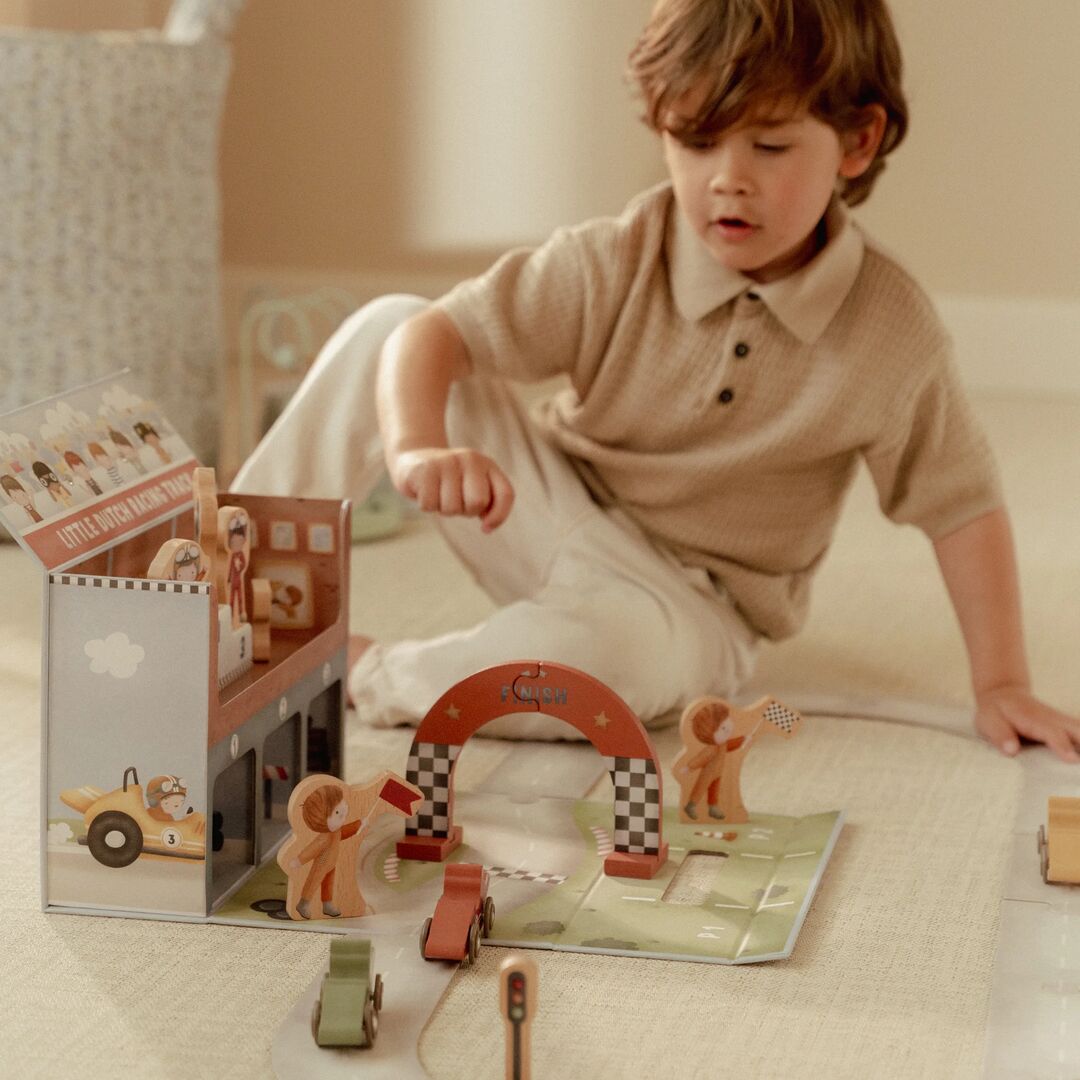 Holzrennbahn im Spielkoffer