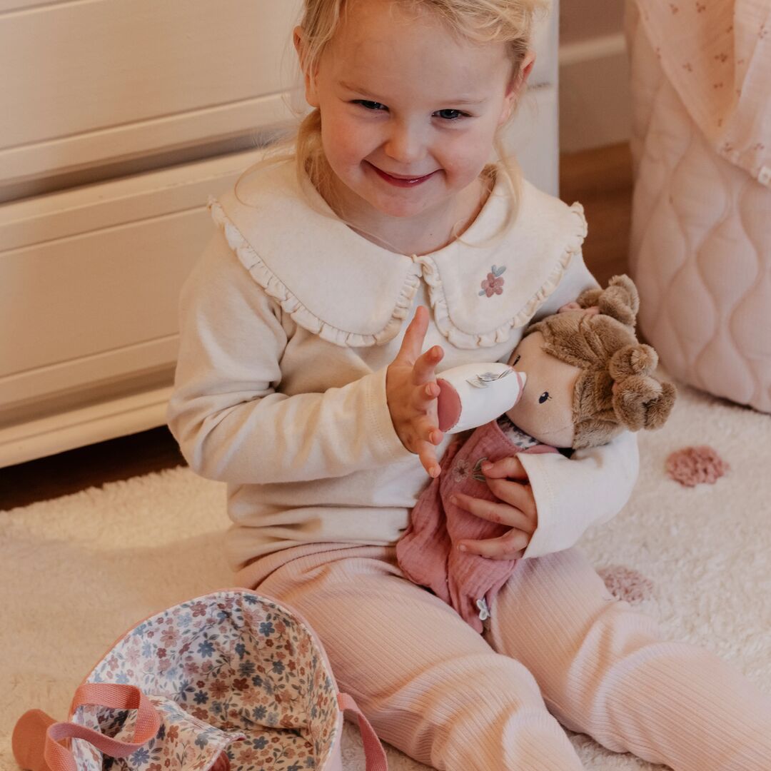 Babypuppe im Körbchen Rosa