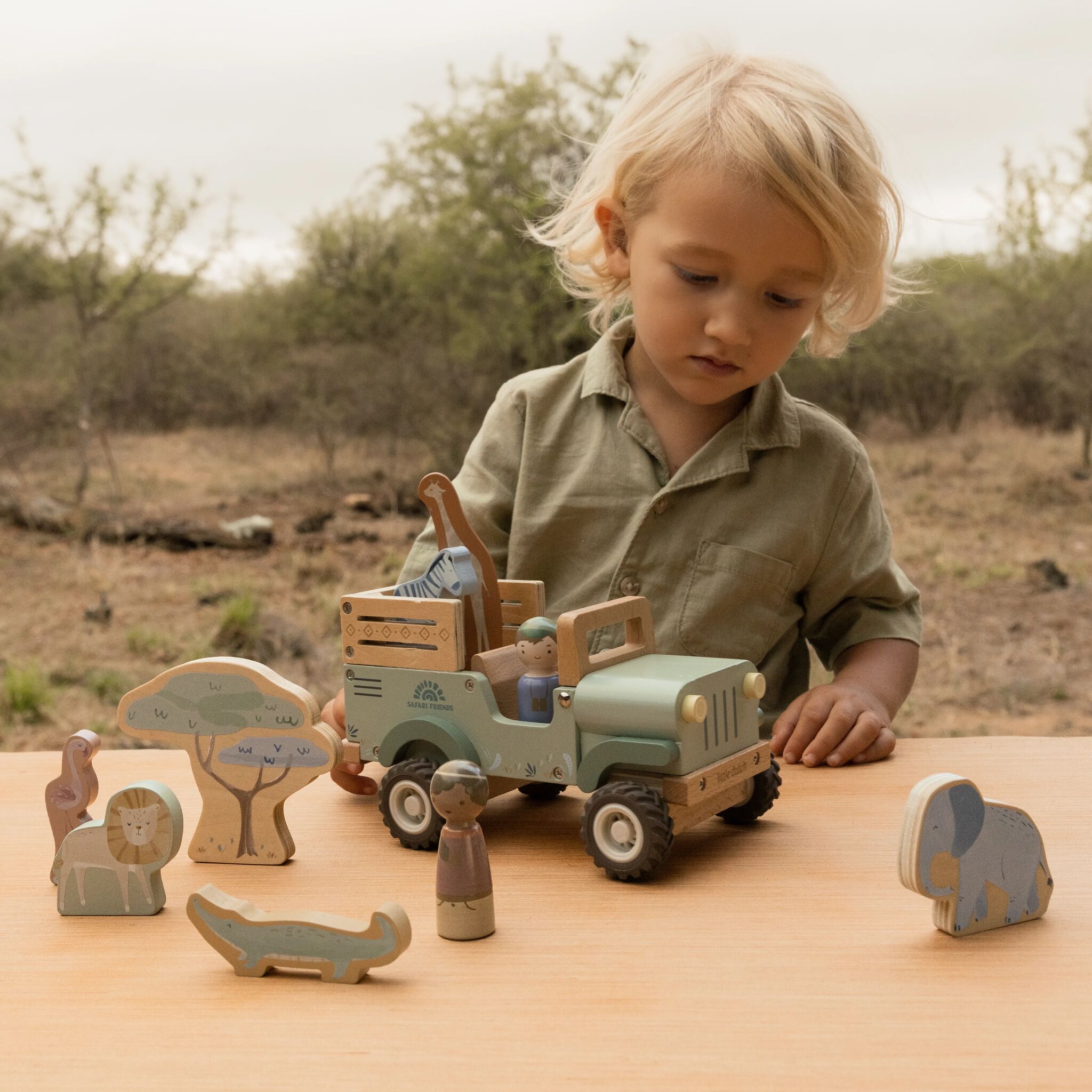 Safariauto mit Tieren
