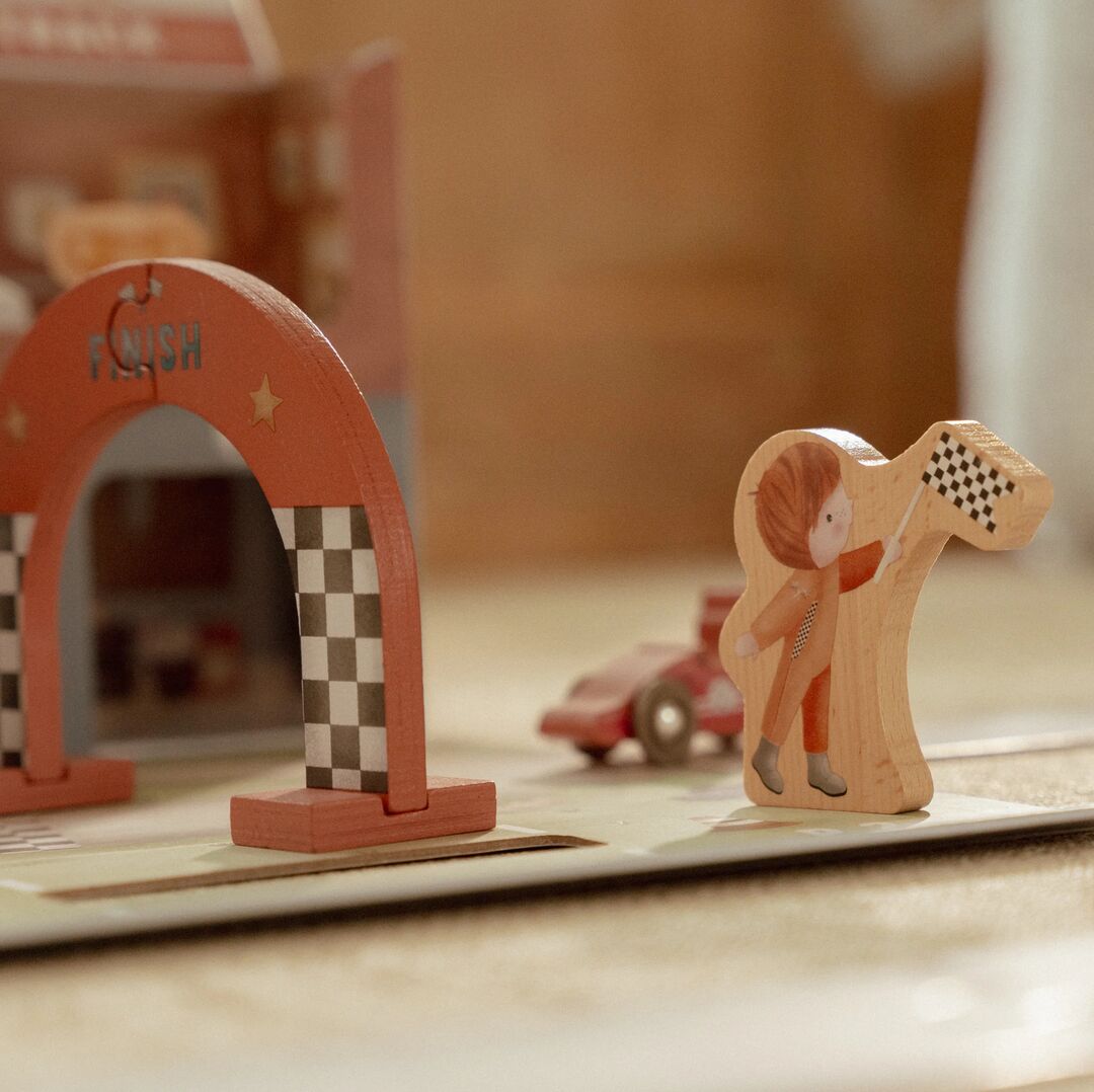 Holzrennbahn im Spielkoffer
