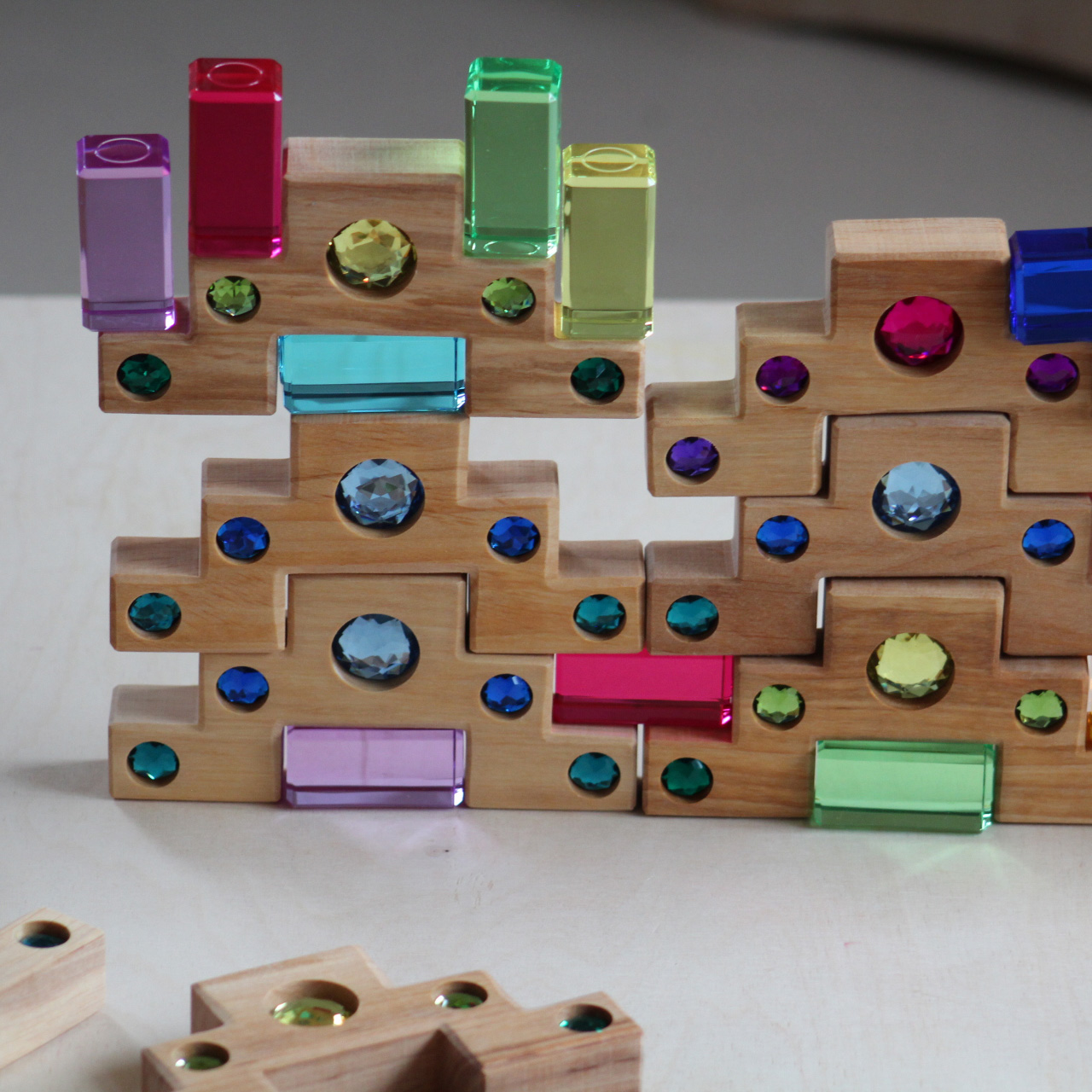 Farbtreppen mit Lichtbauquadern