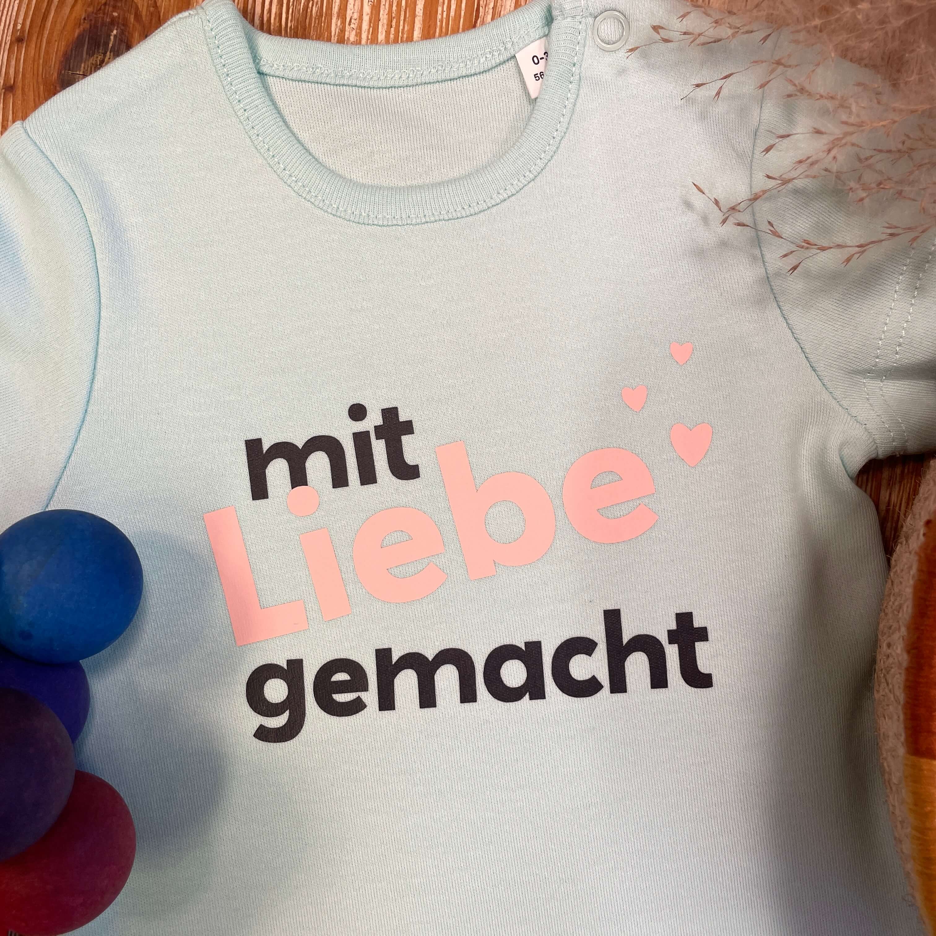 Body "Mit Liebe gemacht" Grün/Rosa