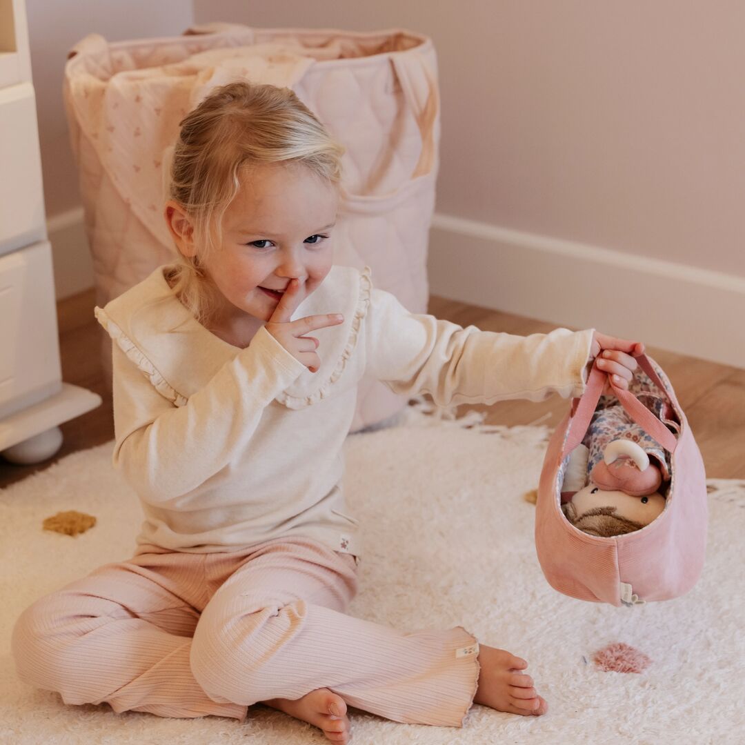 Babypuppe im Körbchen Rosa