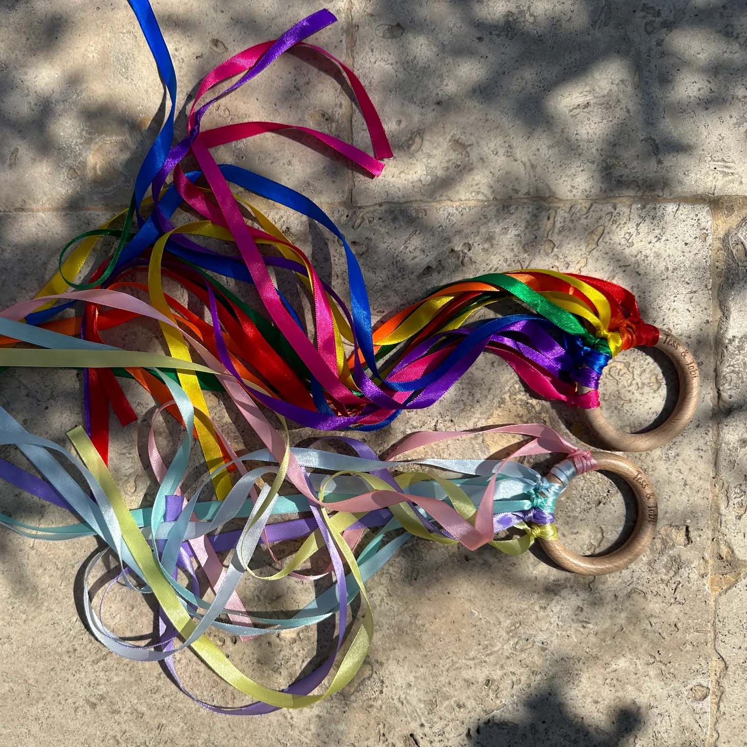 Bewegungsring mit Bändern Pastell