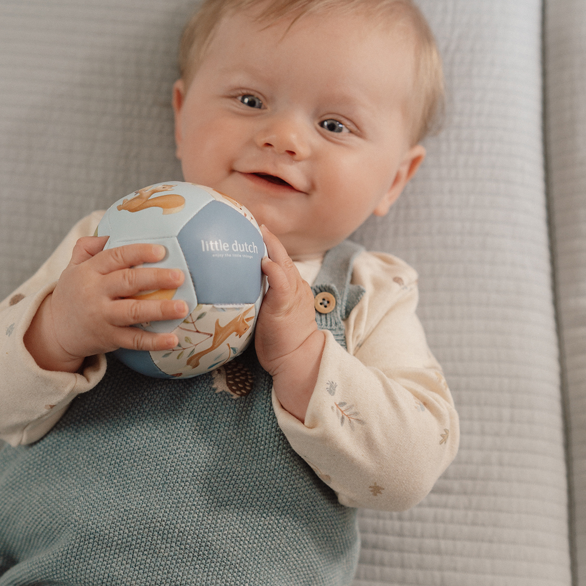 Little Dutch Forest Friends Ballon Souple Bleu – PVC 10 Cm – Dès 3 Mois – Jeu De Motricité Pour Bébé