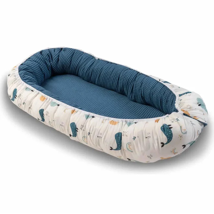 Babynest Wale Blau